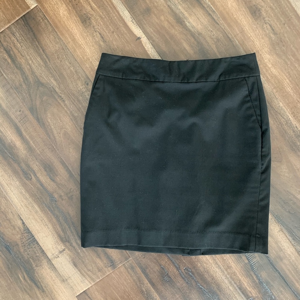Banana Republic black pencil skirt